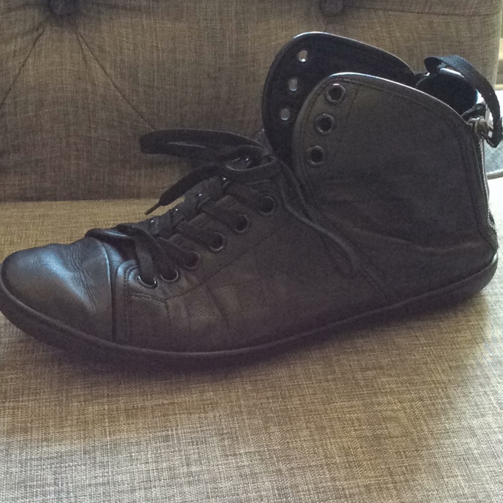 Louis Vuitton Black Sneaker